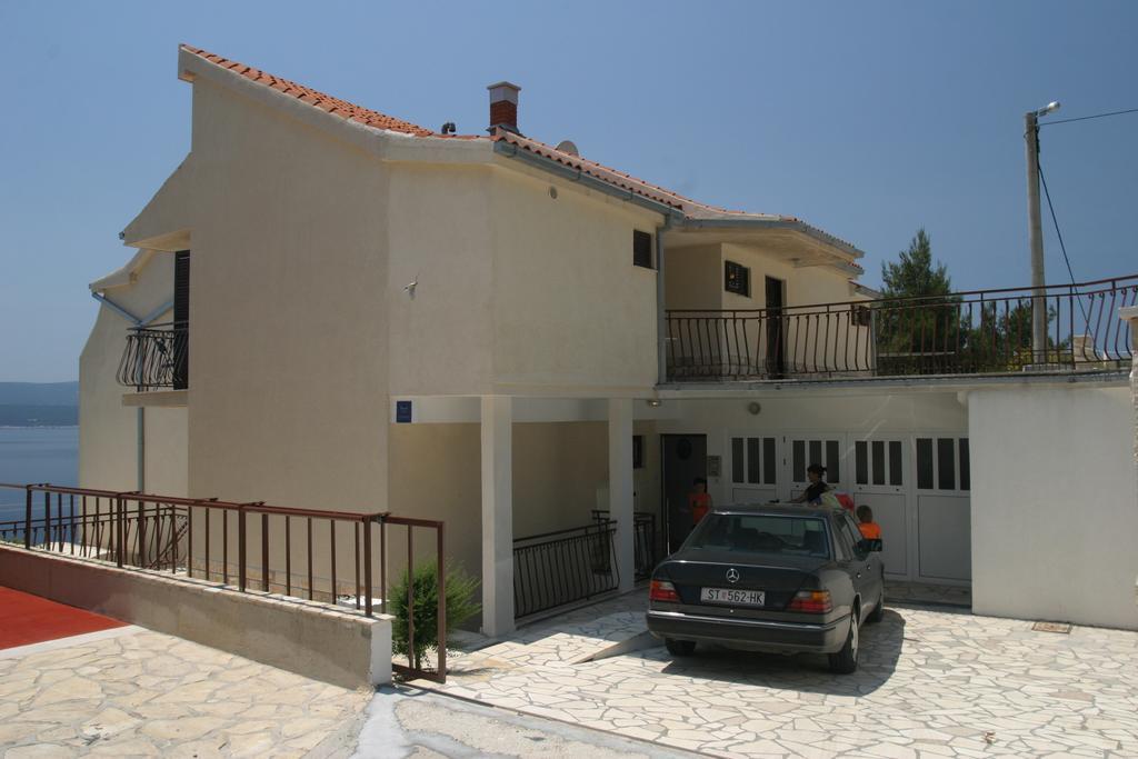 Apartments Edita & Robert Lokva Rogoznica Ngoại thất bức ảnh