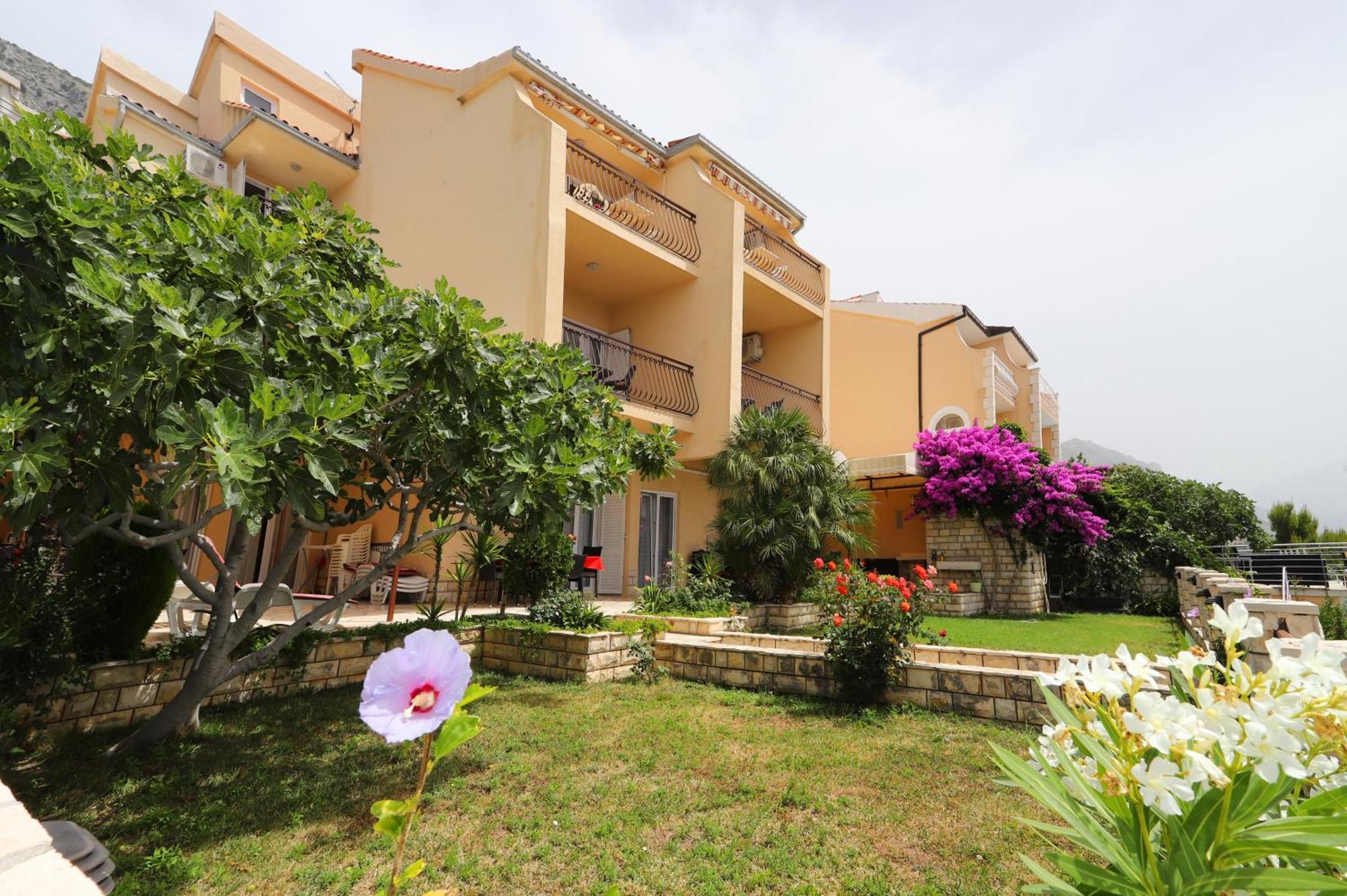 Apartments Edita & Robert Lokva Rogoznica Ngoại thất bức ảnh