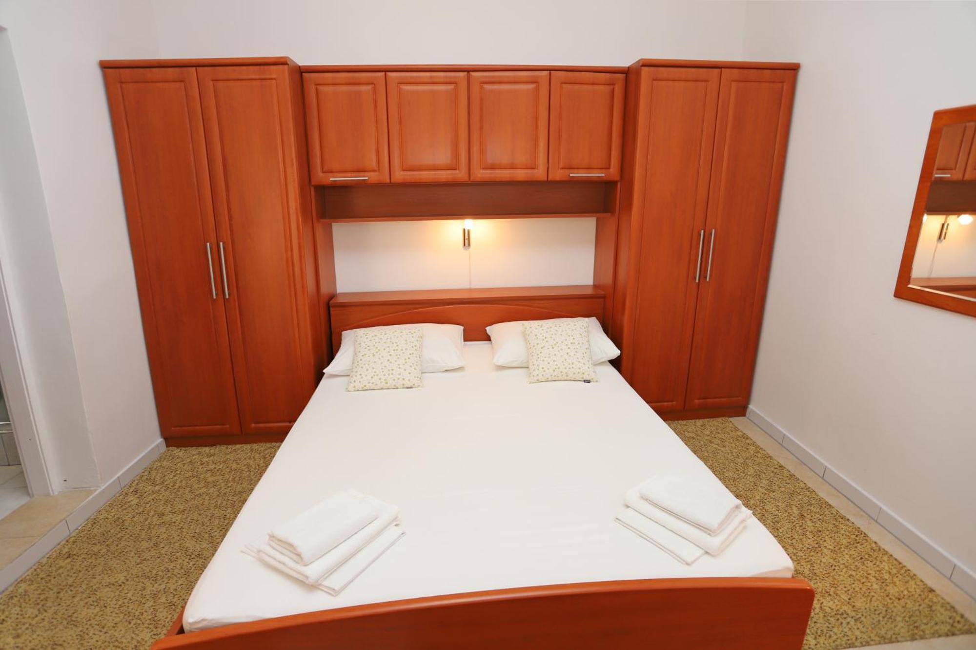 Apartments Edita & Robert Lokva Rogoznica Ngoại thất bức ảnh