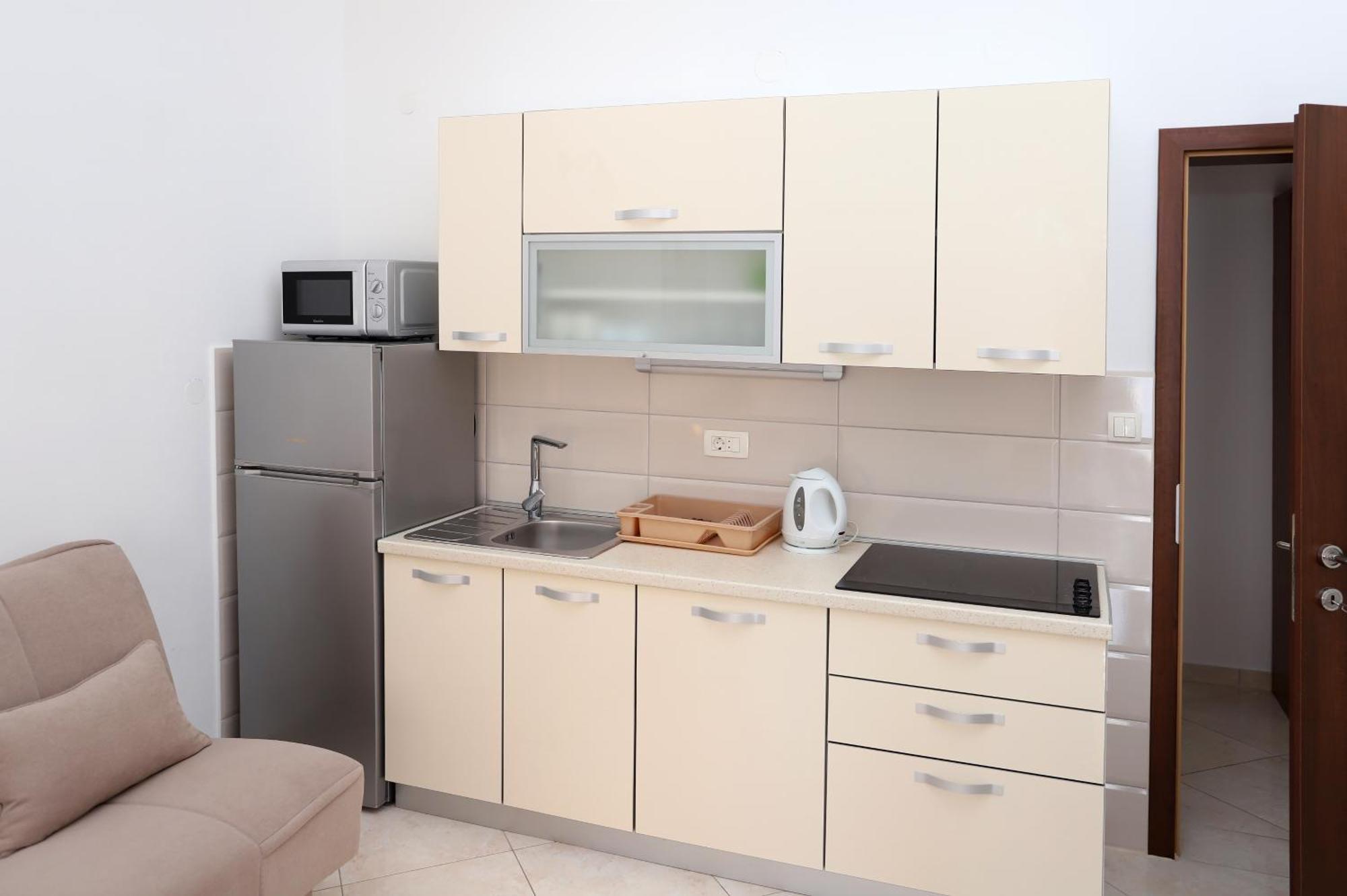 Apartments Edita & Robert Lokva Rogoznica Ngoại thất bức ảnh
