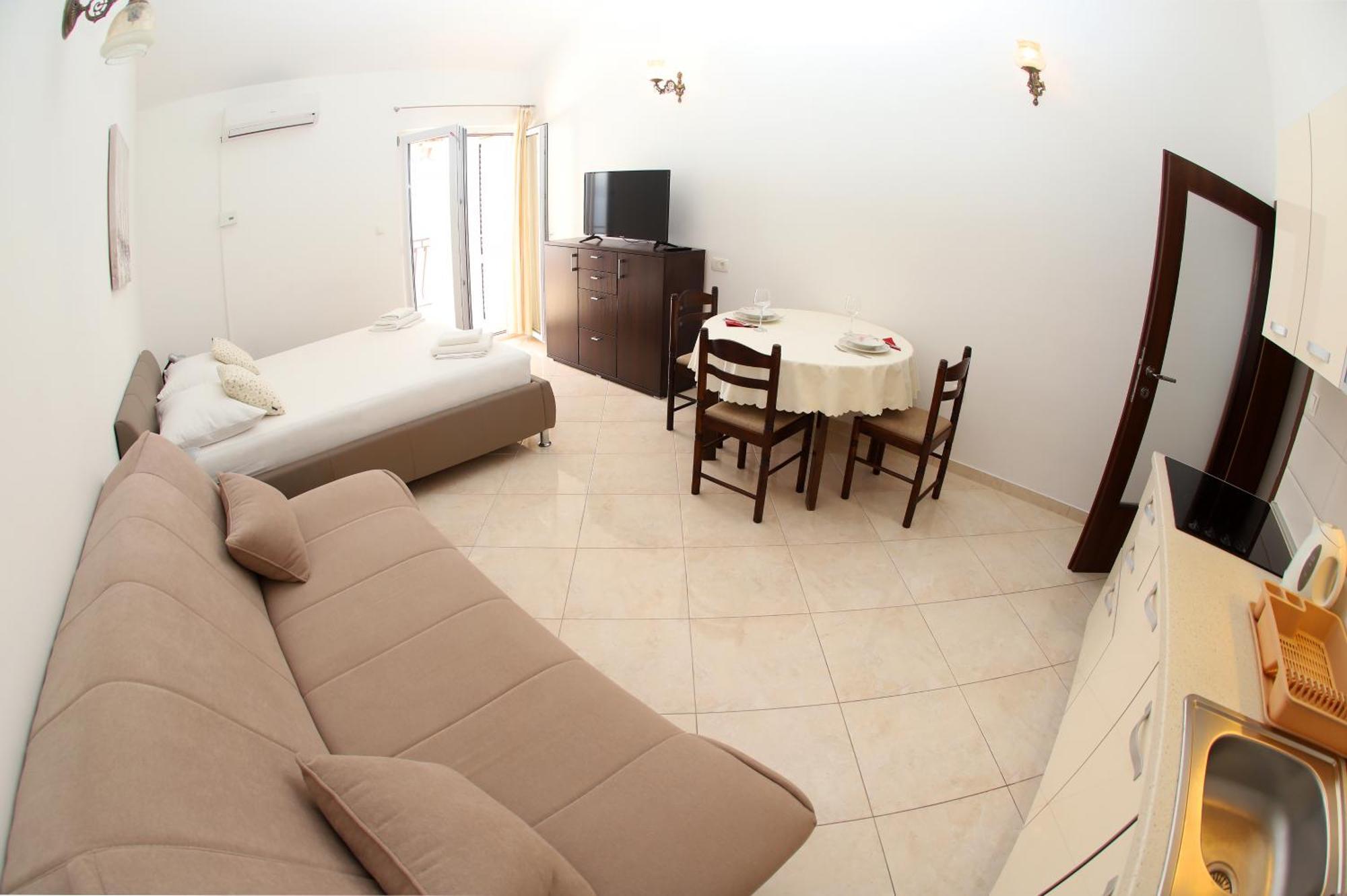 Apartments Edita & Robert Lokva Rogoznica Ngoại thất bức ảnh