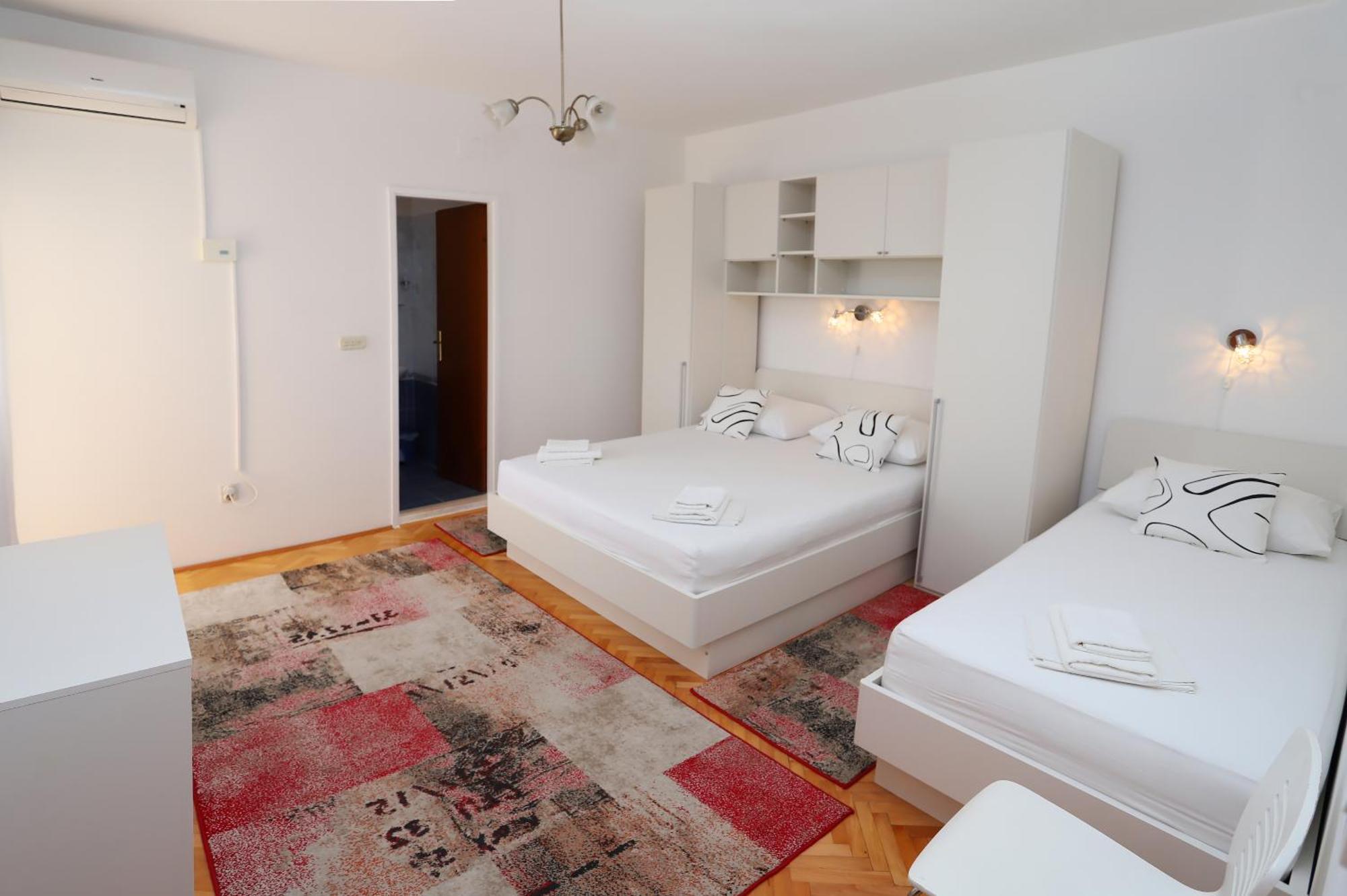 Apartments Edita & Robert Lokva Rogoznica Ngoại thất bức ảnh