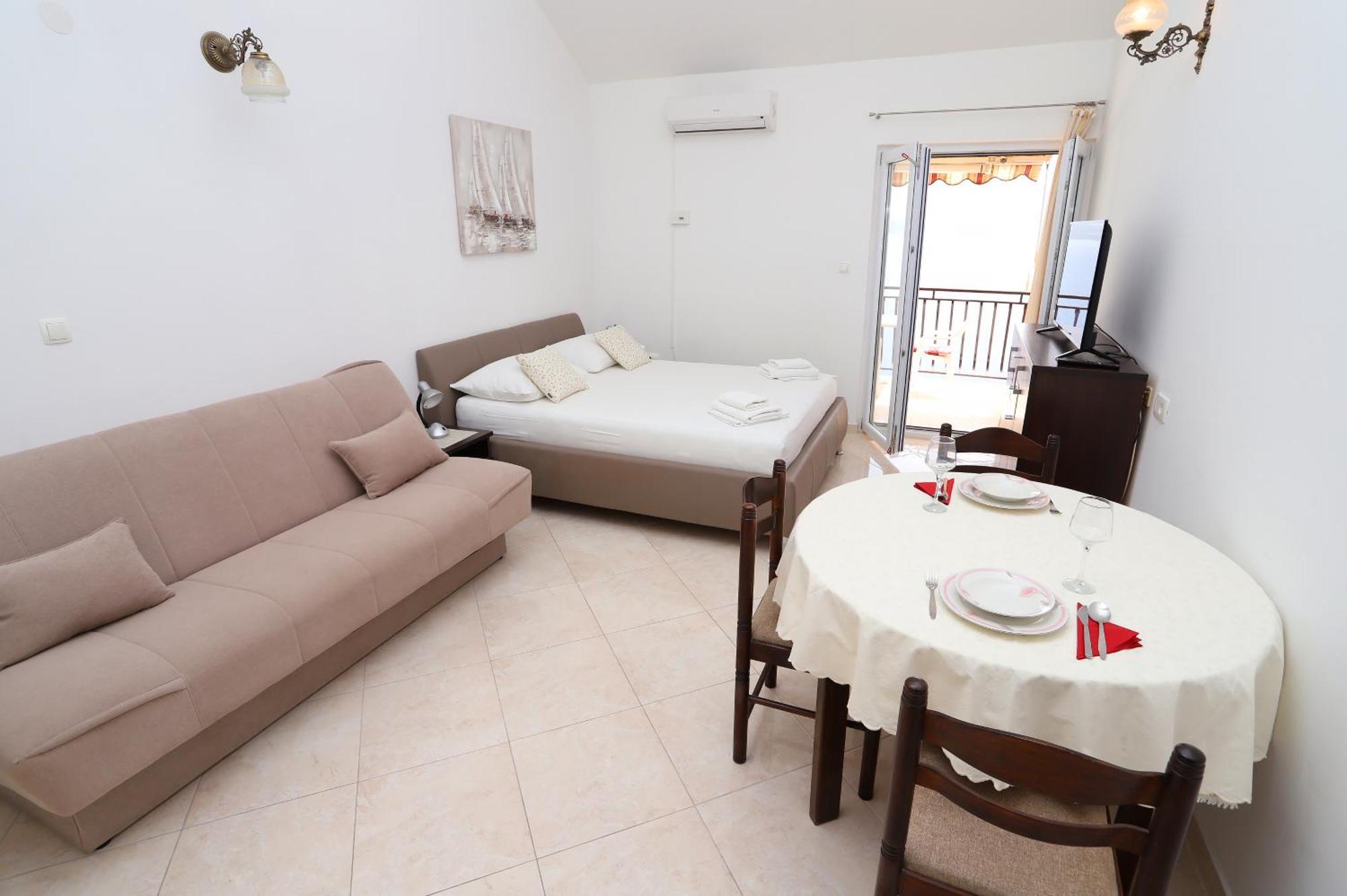 Apartments Edita & Robert Lokva Rogoznica Ngoại thất bức ảnh