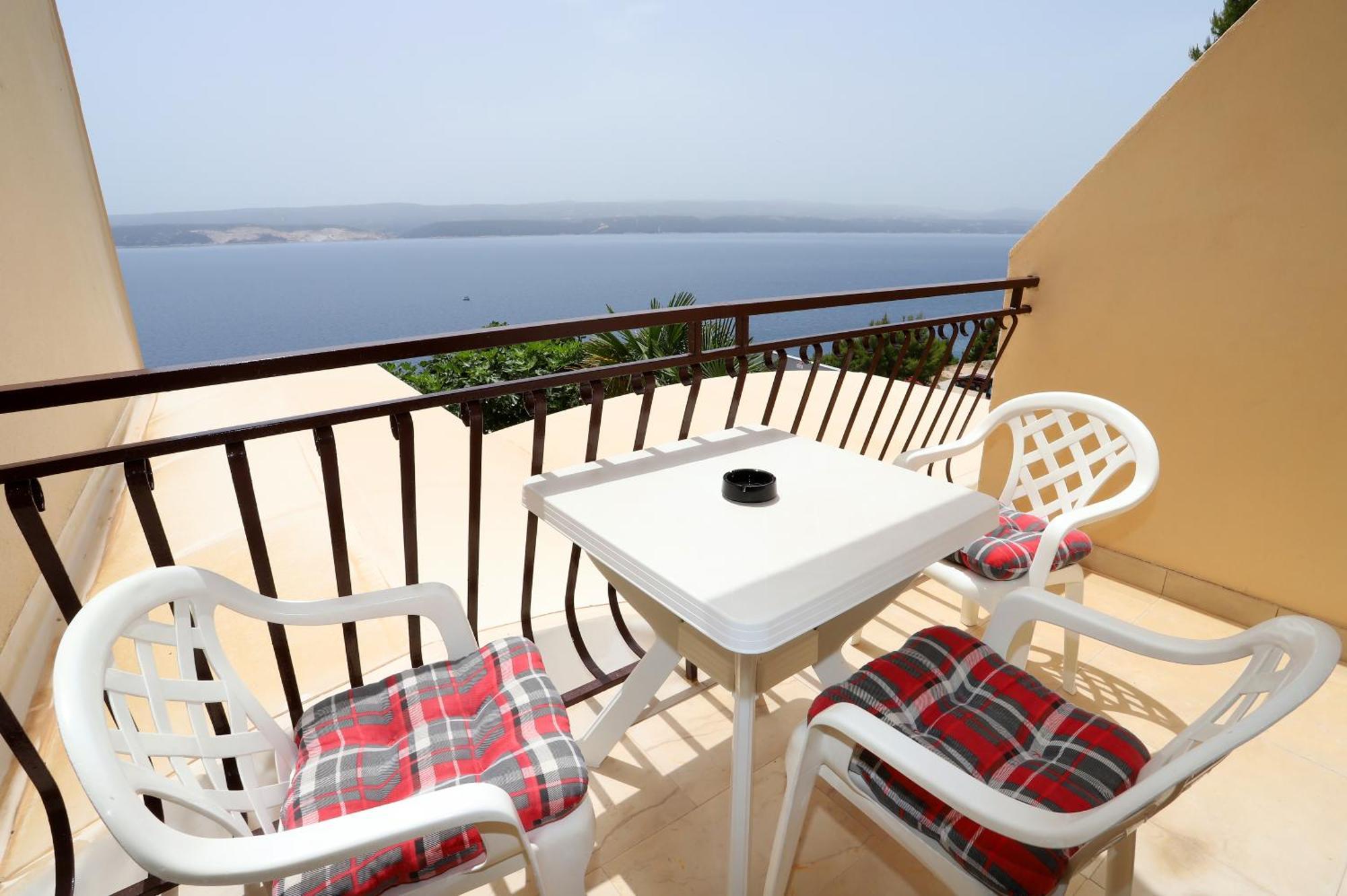 Apartments Edita & Robert Lokva Rogoznica Ngoại thất bức ảnh